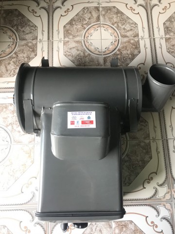 Bầu Lọc gió tổng thành xe HOWO 8 tấn ben