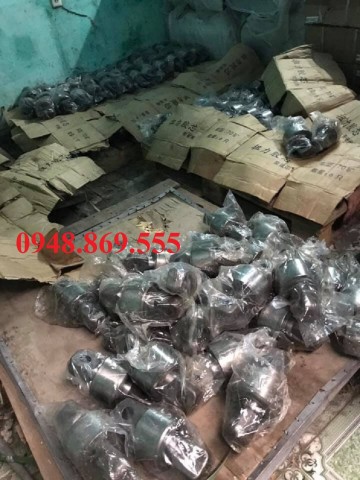Cao su giằng cầu xe HOWO 70 tấn chạy mỏ