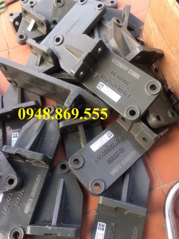 Giá đỡ chân máy Trước- Sau Howo 380