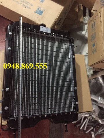 Két nước động cơ lai