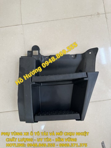 Bậc lên xuống xe ben Thaco Forland FD9500 9.1 tấn