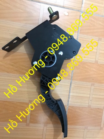 Bàn đạp chân ga Howo WG9725570010