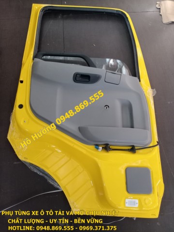 Cánh cửa tổng thành Dongfeng Hoàng huy 8 tấn