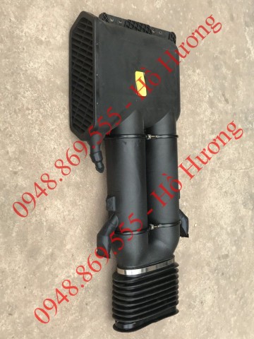 Cổ hút sau cabin Howo 371