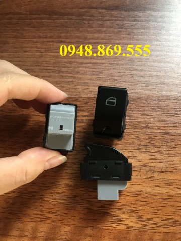 Công tắc lên kính xe Howo