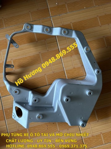 Giá bắt đèn pha Howo V7G máy điện