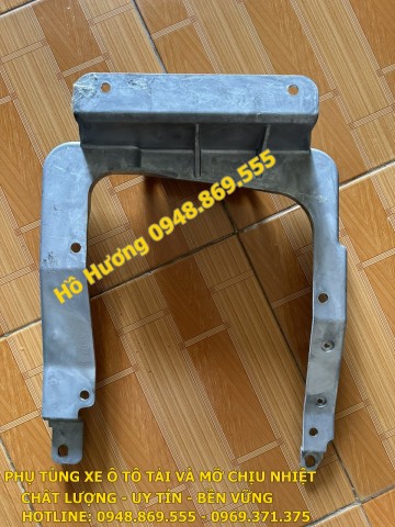 Giá bắt đèn pha xe Thaco Auman C1500