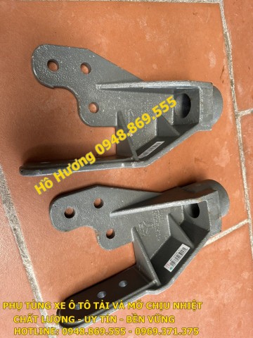 Giá bắt móc kéo cáp Howo A7 WG9725930573