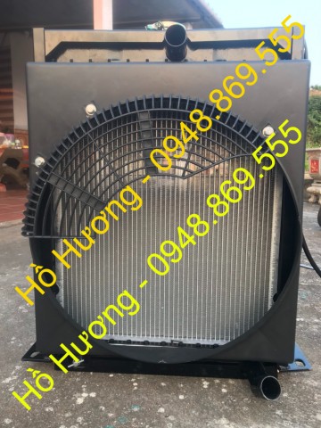 Két nước động cơ lai
