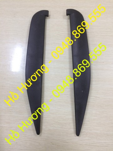 Ốp góc cánh cửa xe Chiến Thắng