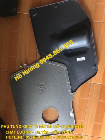 Tapbi cửa dưới howo 8 tấn