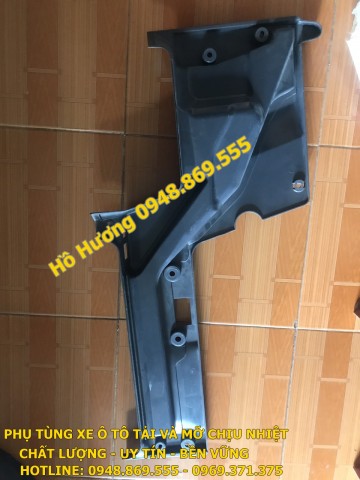 Tapbi cửa trên Howo 8 tấn