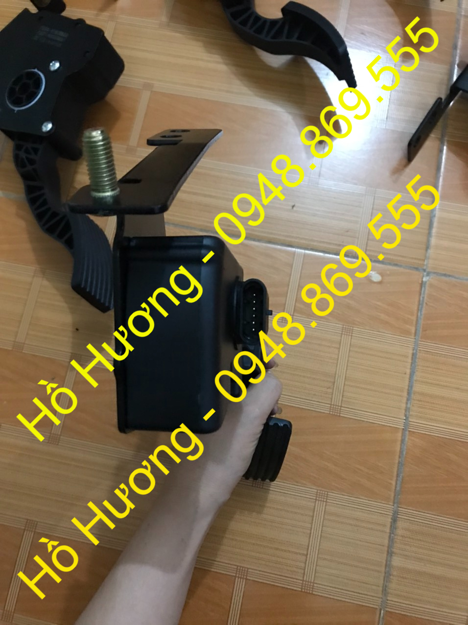 ban dap chan ga howo 380 may dien (4)
