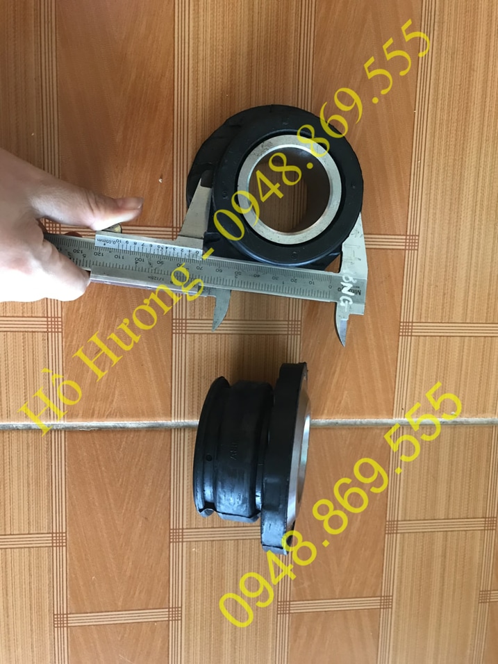 cao su lat cabin auman H4502A01025A0 phu tung thaco auman (1)