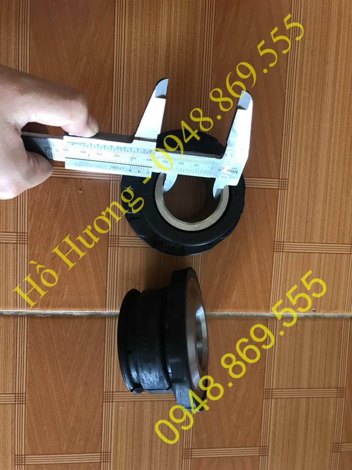 cao su lat cabin auman H4502A01025A0 phu tung thaco auman (2)