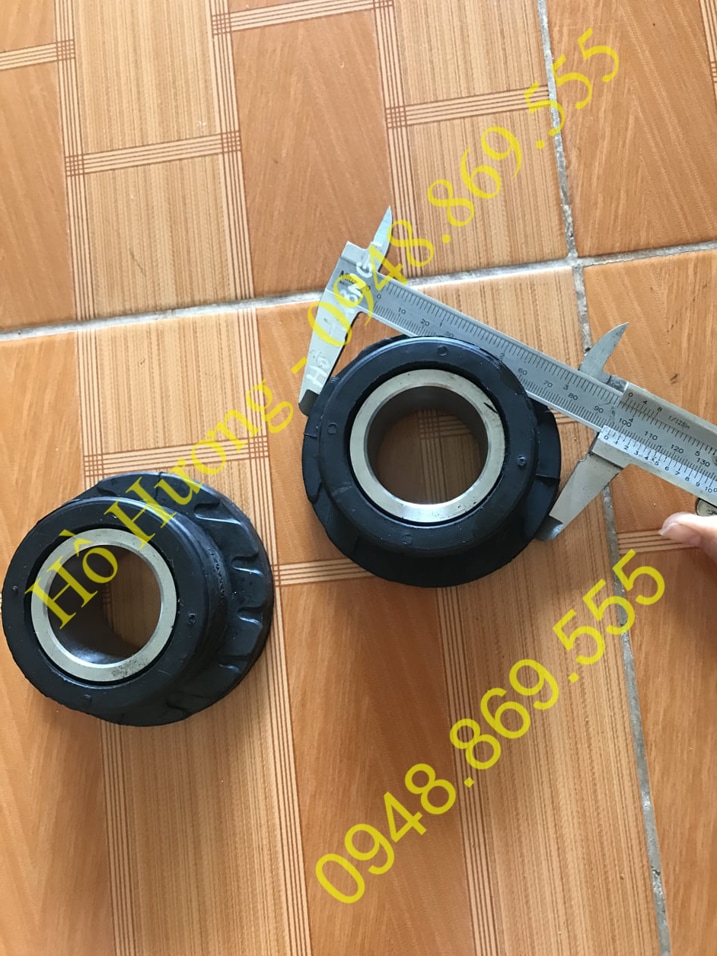 cao su lat cabin auman H4502A01025A0 phu tung thaco auman (4)