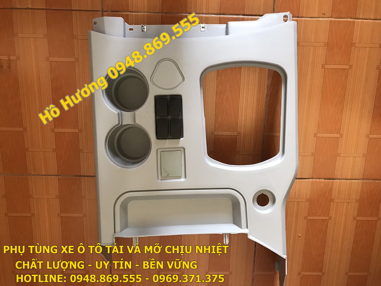Hòm đồ taplo Auman 1B24951204024 (1)